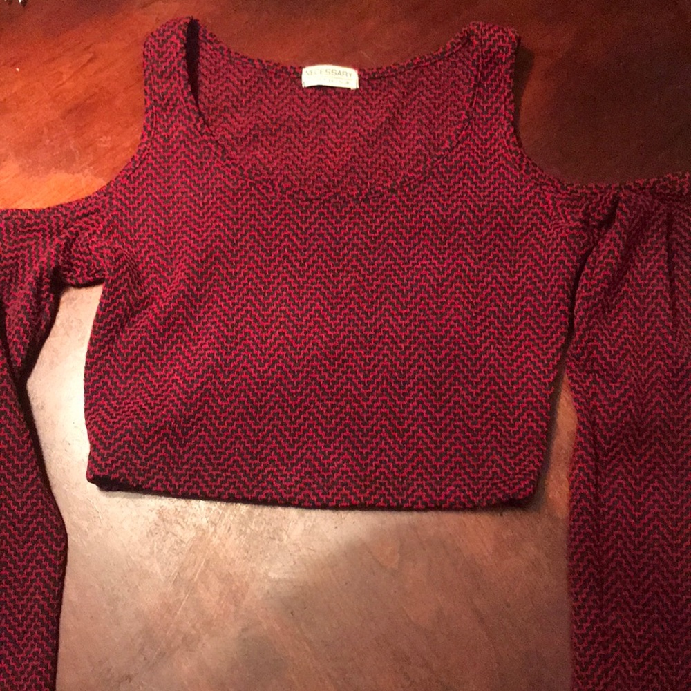 Long sleeve crop top